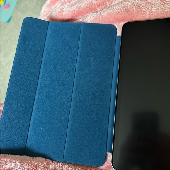 APPLE IPAD PRO. BRAND NEW - Picture 4 of 5